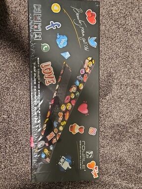 Rovale Stickered Hair Straightener - Black with Colorful Emoji Stickers